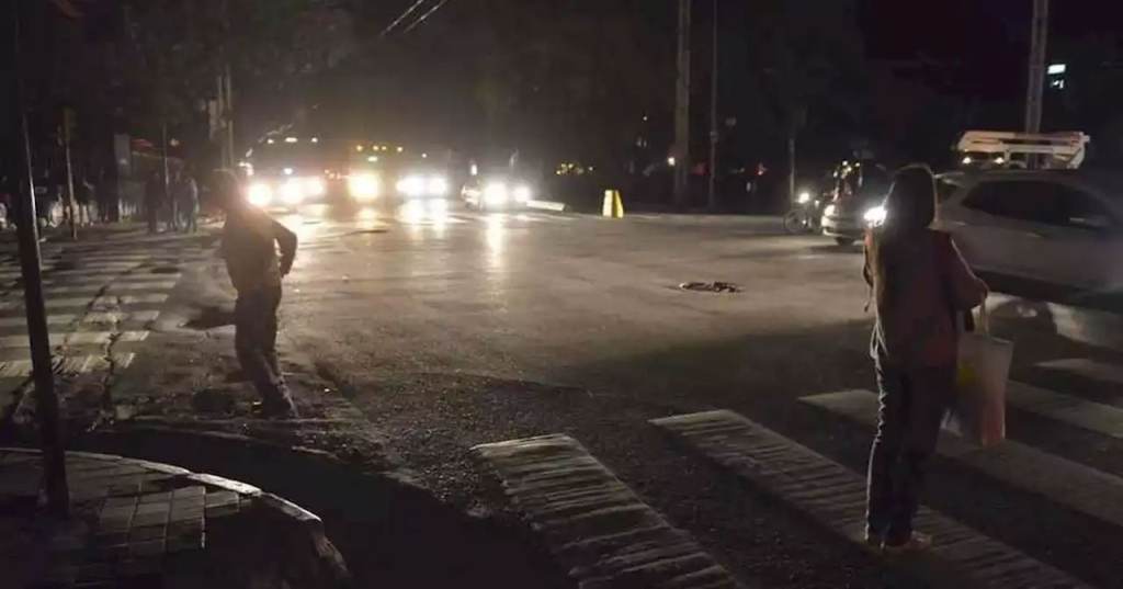 Apagón masivo en la Provincia de Buenos Aires en plena ola de calor: varias localidades afectadas por la falta de&nbsp;luz