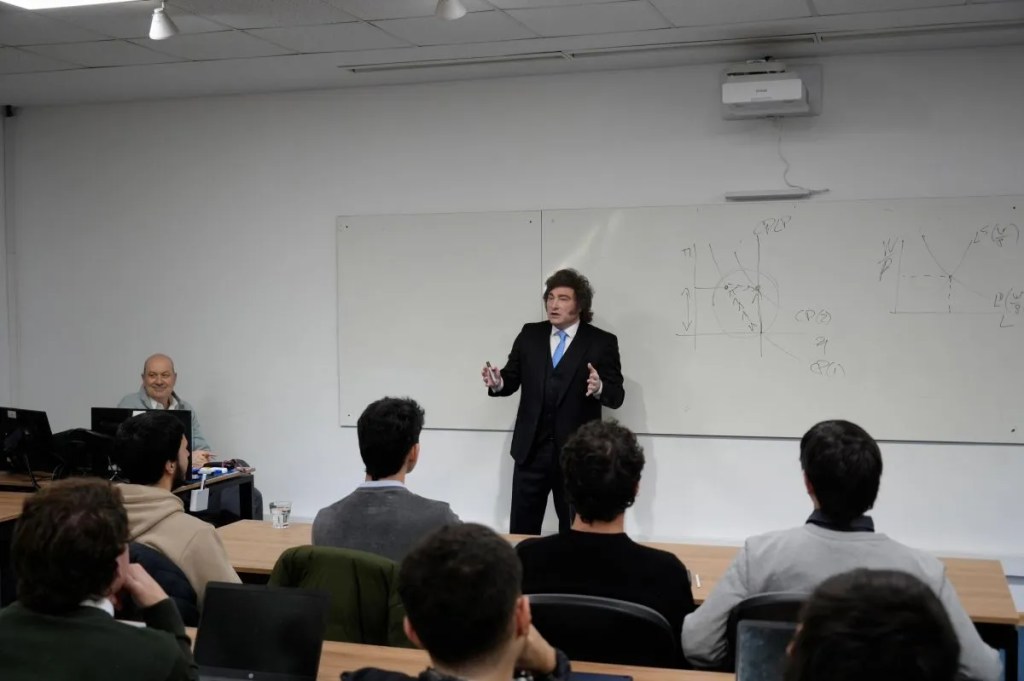 El Presidente disertó en la Universidad de San Andrés sobre&nbsp;economía