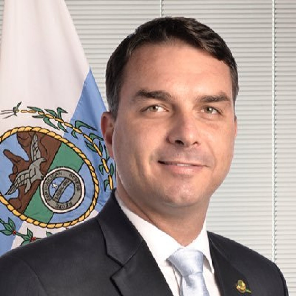 Desde Estados Unidos, Flávio Bolsonaro reivindicó su candidatura y cuestionó el resultado electoral&nbsp;brasileño
